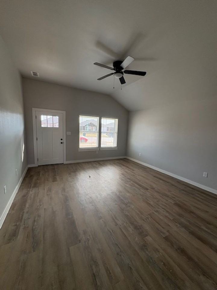 302 Tombstone Rd - Photo 2 of 15