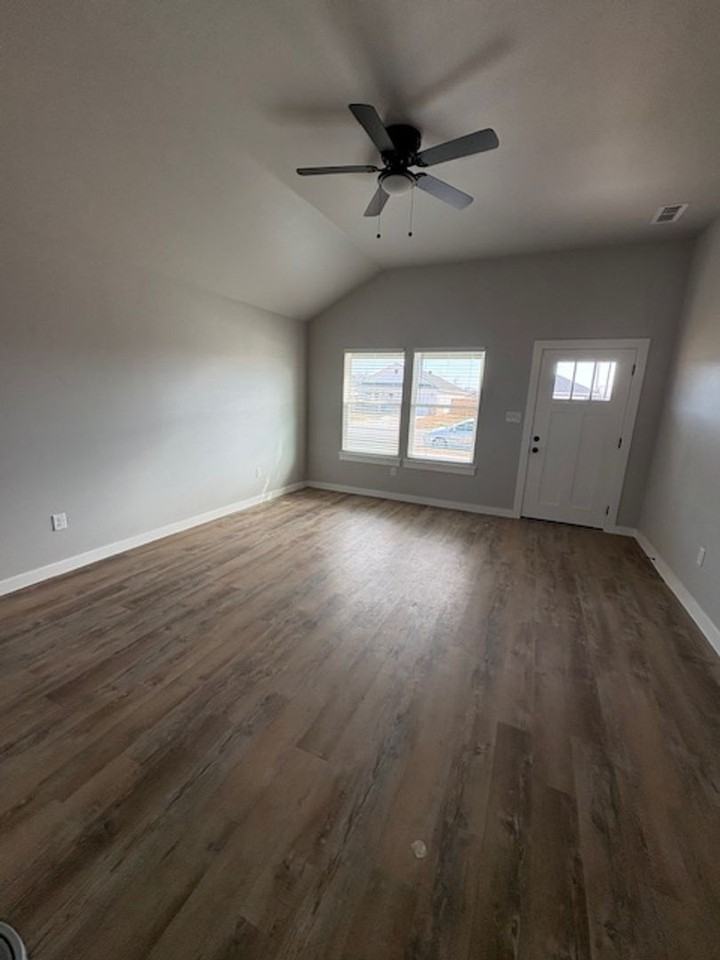 308 Tombstone Rd - Photo 2 of 14