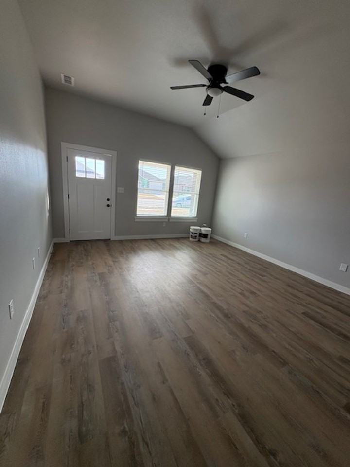 314 Tombstone Rd - Photo 3 of 14