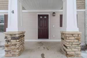 featured image of 1542 Simsbury St