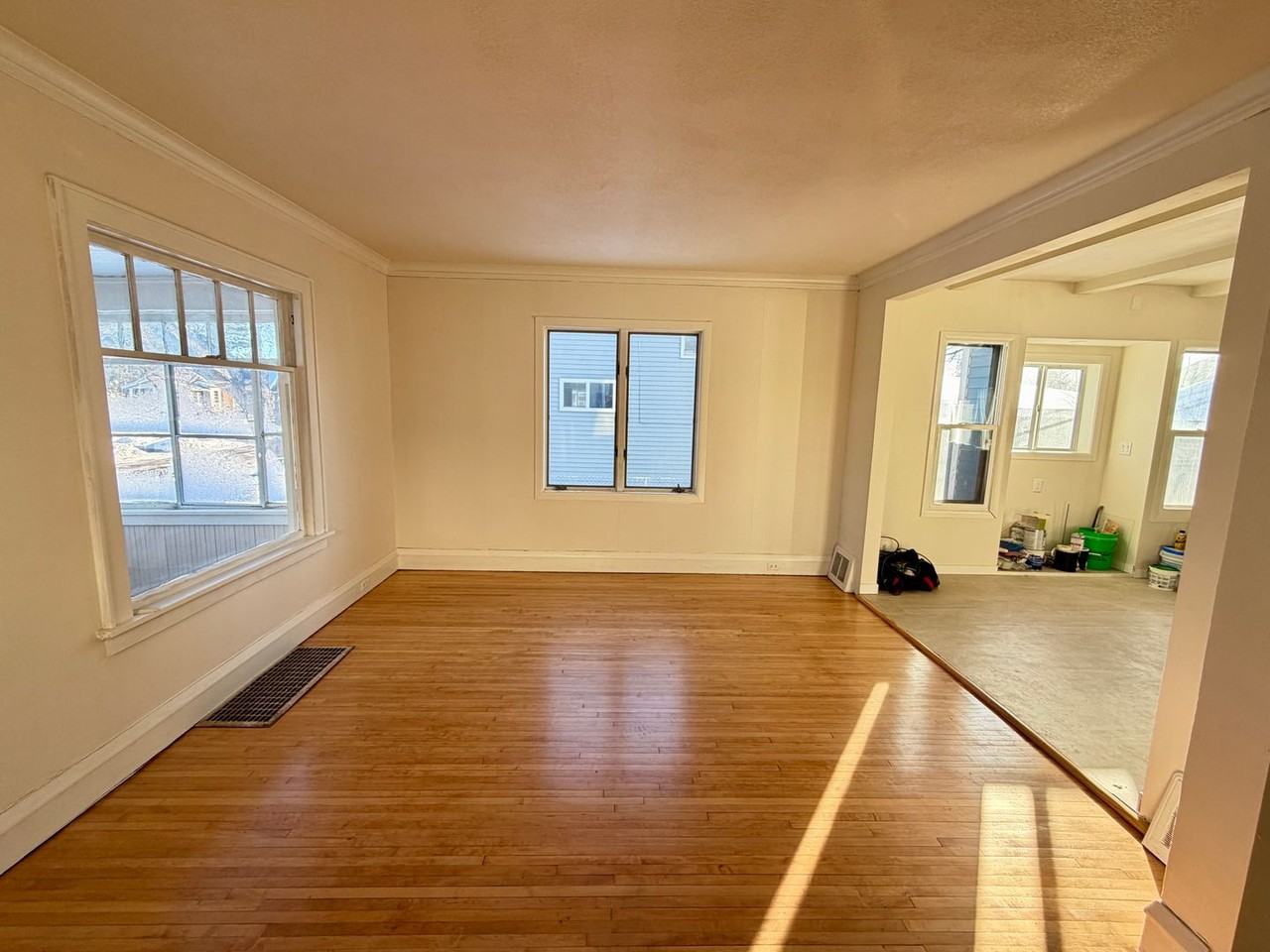 923 Baxter Ave - Photo 3 of 29