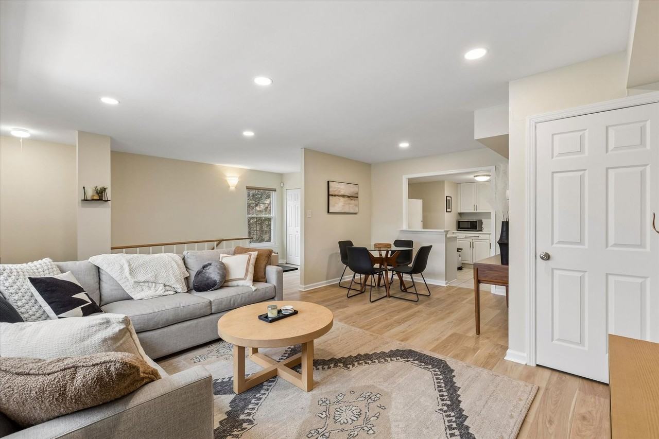 437 Old Forge Xing - Photo 6 of 20