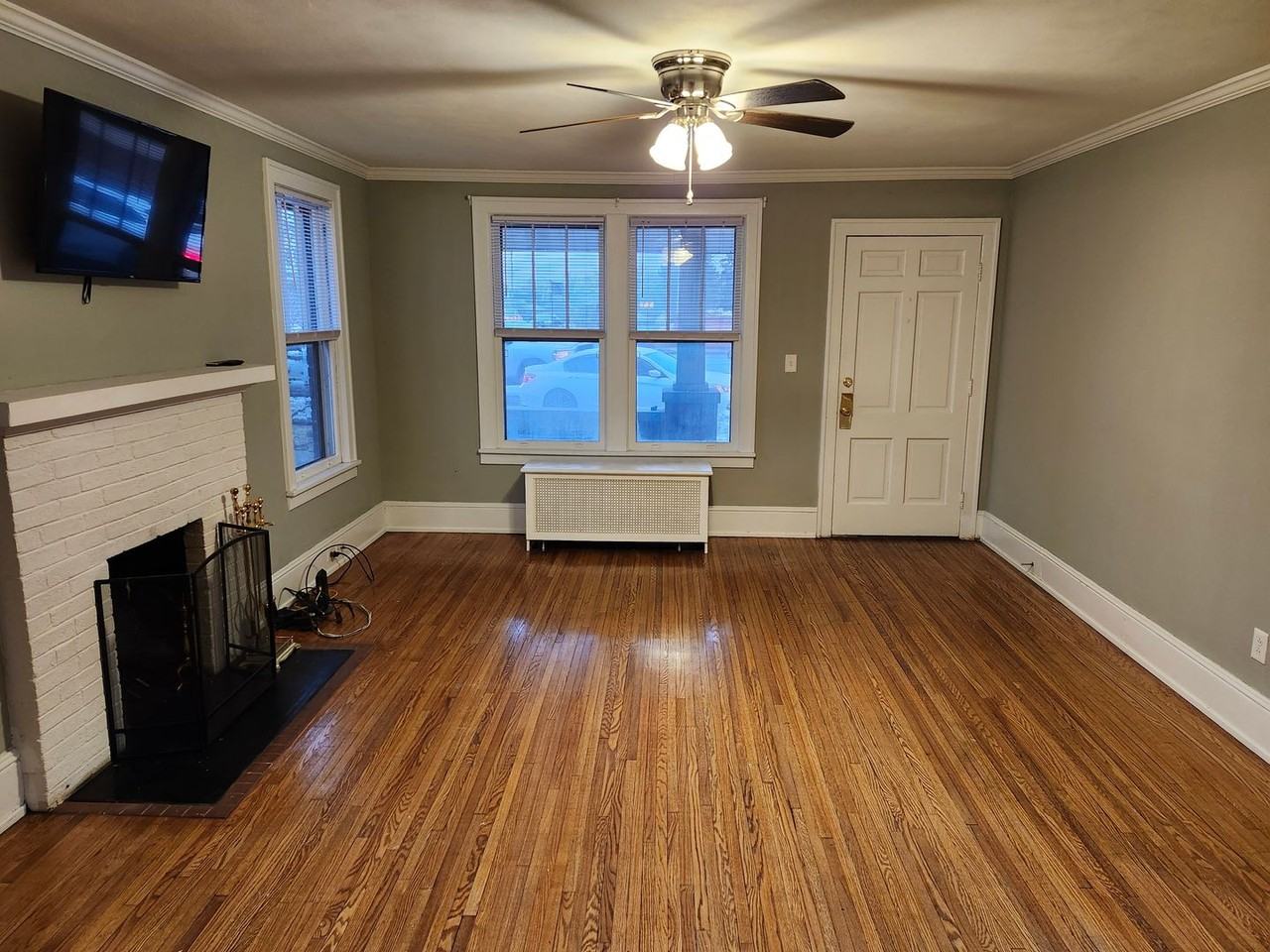 21 Port Republic Rd - Photo 3 of 28