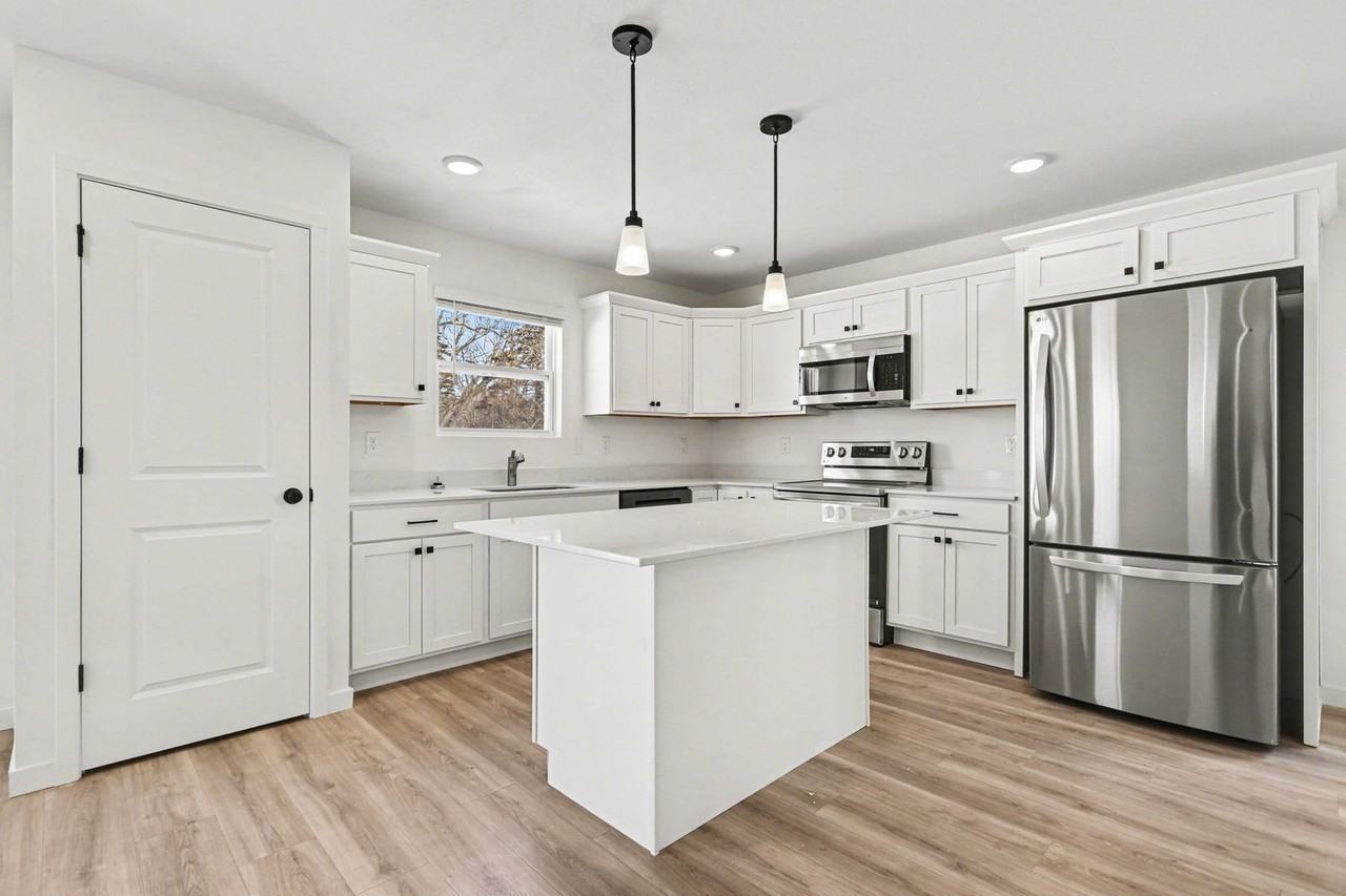 357 Sherman St - Photo 2 of 22