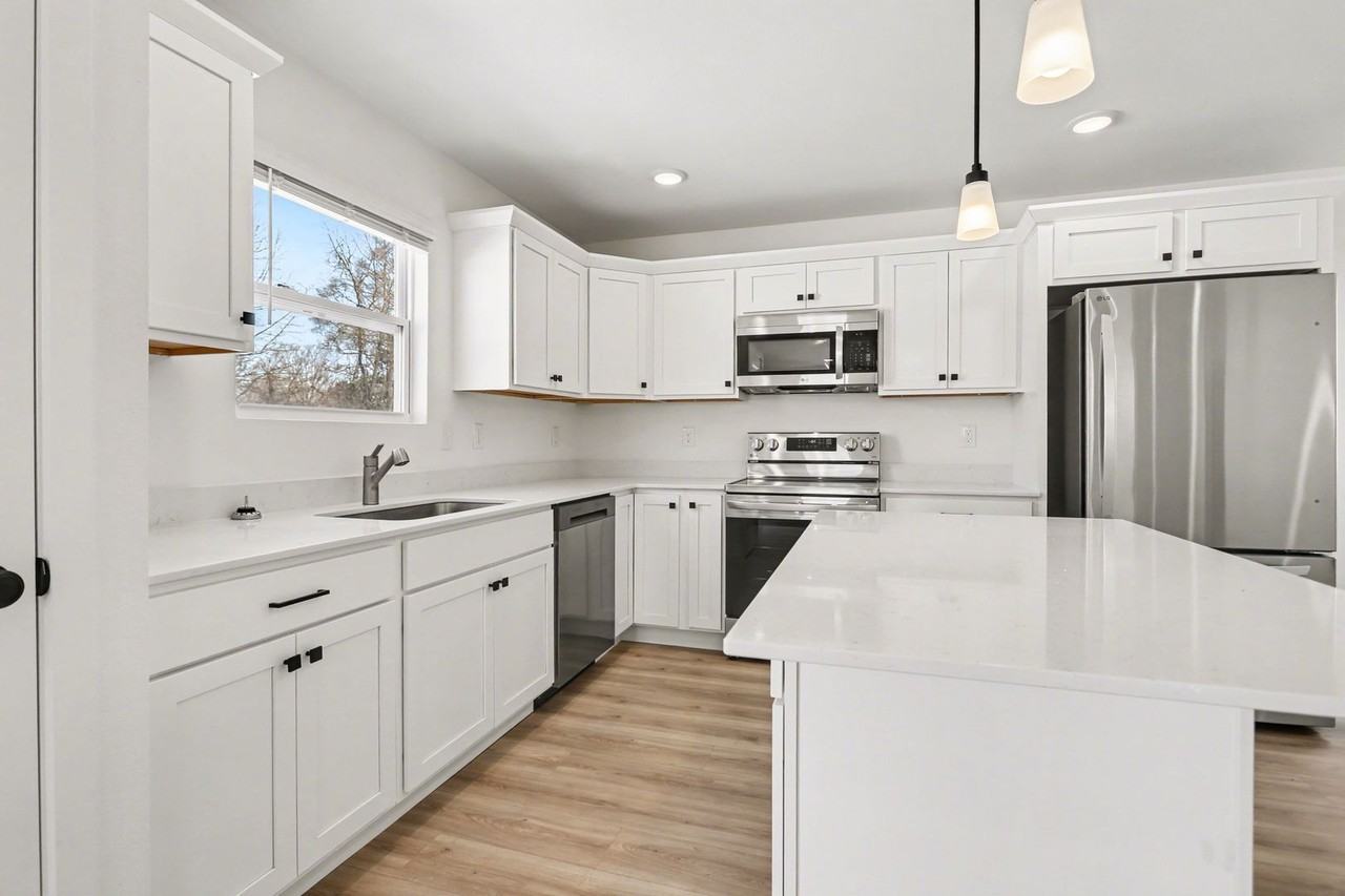 357 Sherman St - Photo 3 of 22