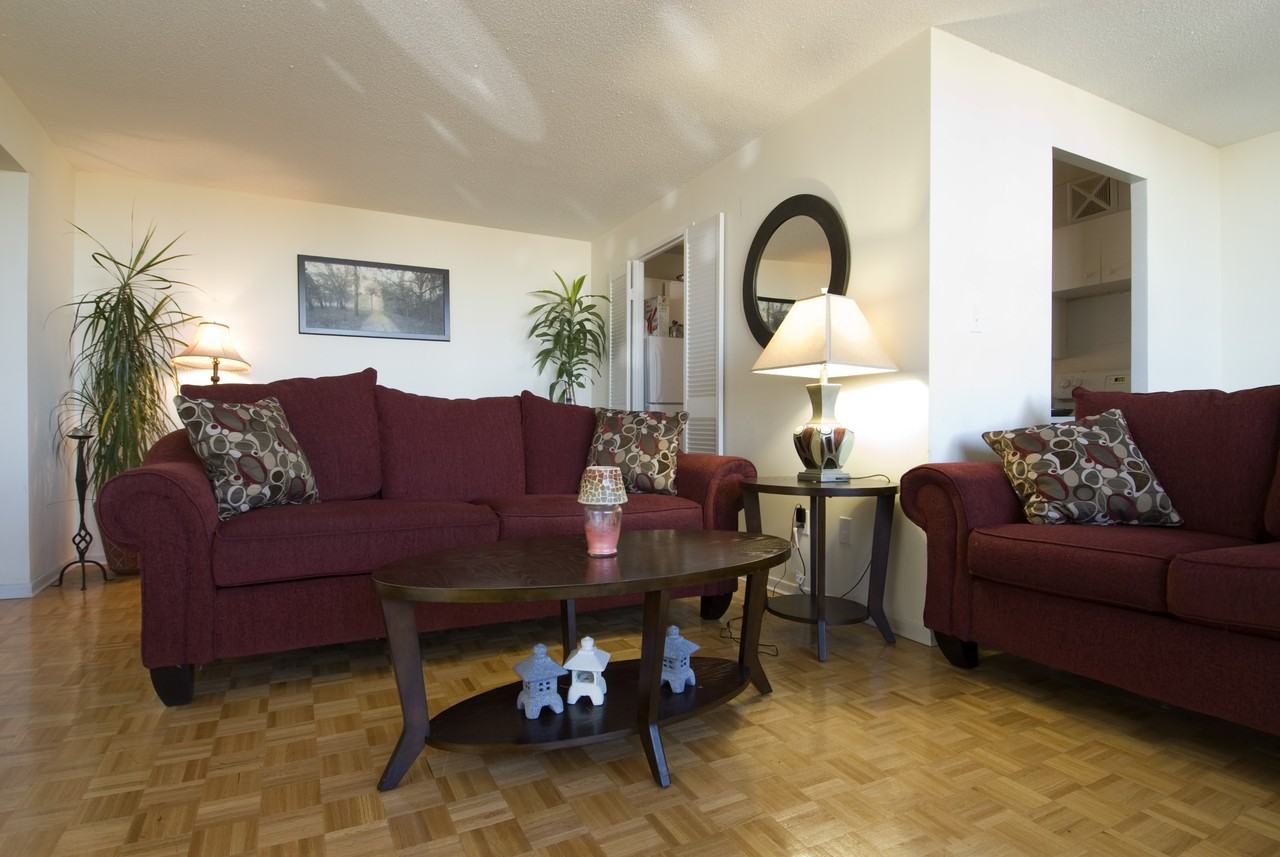 195 Kennedy - Photo 2 of 5