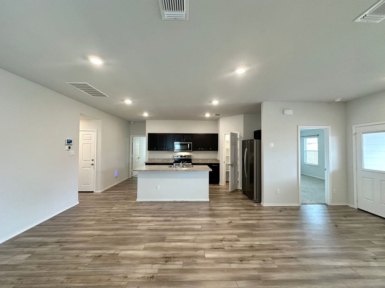 1405 Athan Dr - Photo 3 of 30