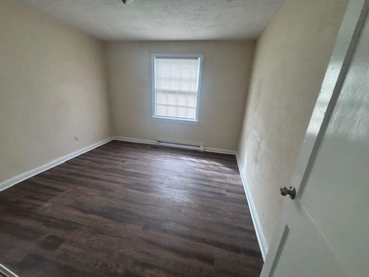 336 S Castle St - Photo 6 of 7