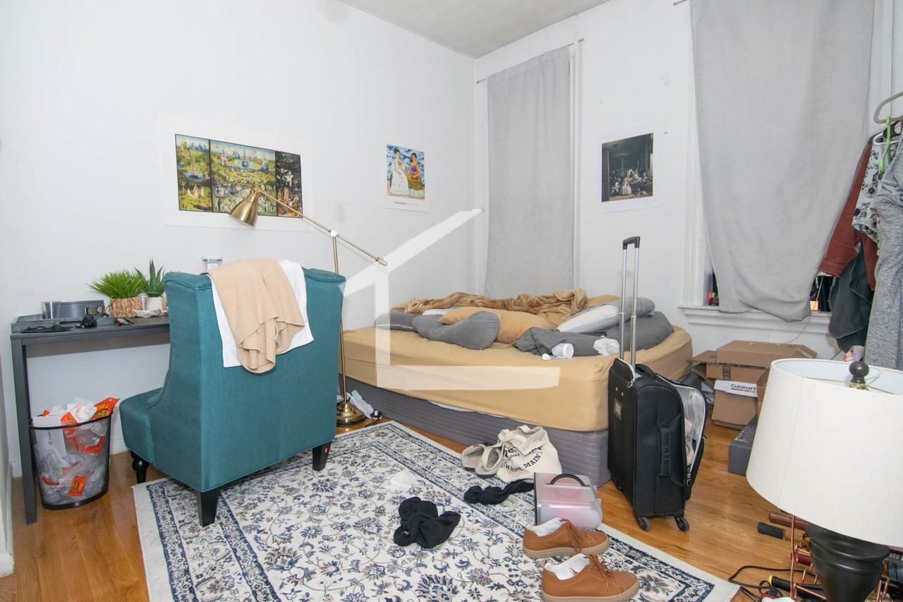 31 Cortes St - Photo 4 of 11