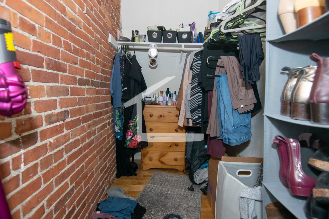 31 Cortes St - Photo 6 of 11