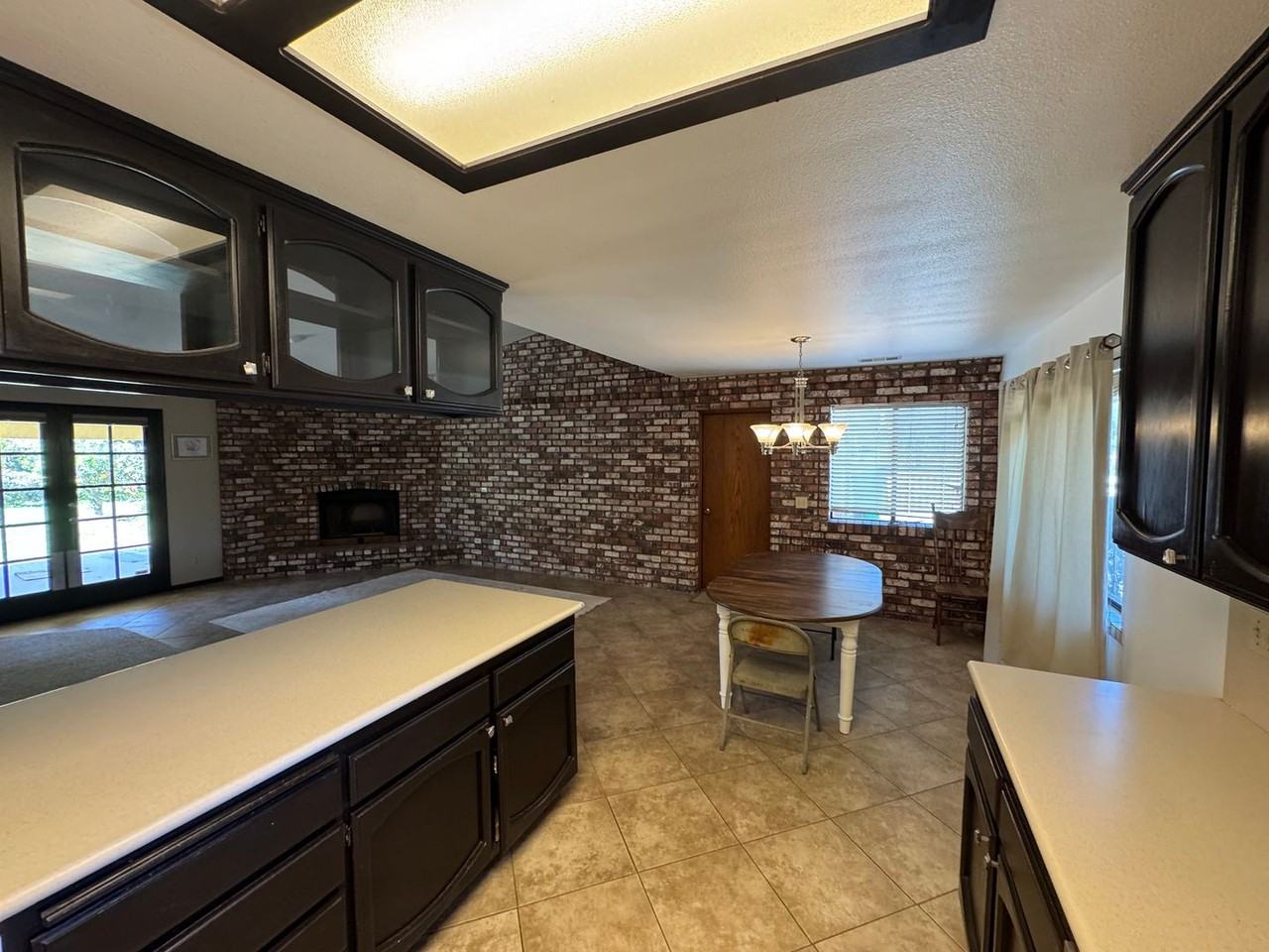 1180 La Loma Dr - Photo 4 of 25