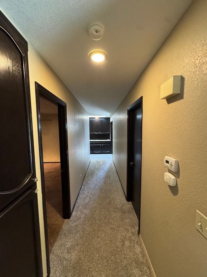 1180 La Loma Dr - Photo 7 of 25