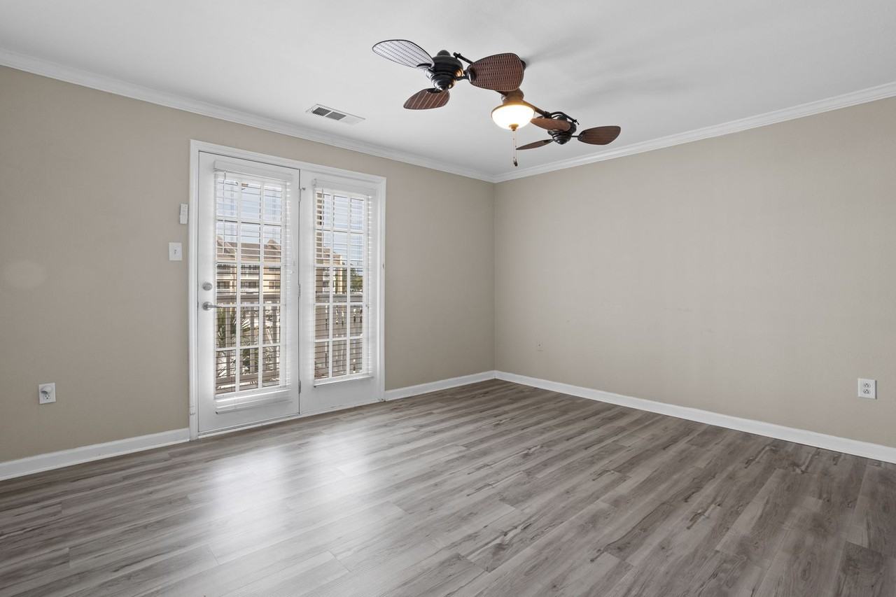 2421 Beachview Dr #06 - Photo 5 of 37