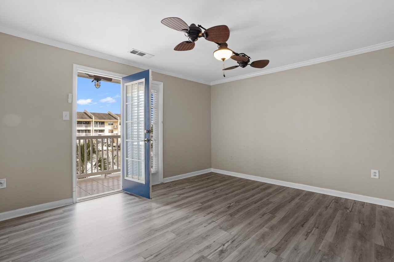 2421 Beachview Dr #06 - Photo 6 of 37