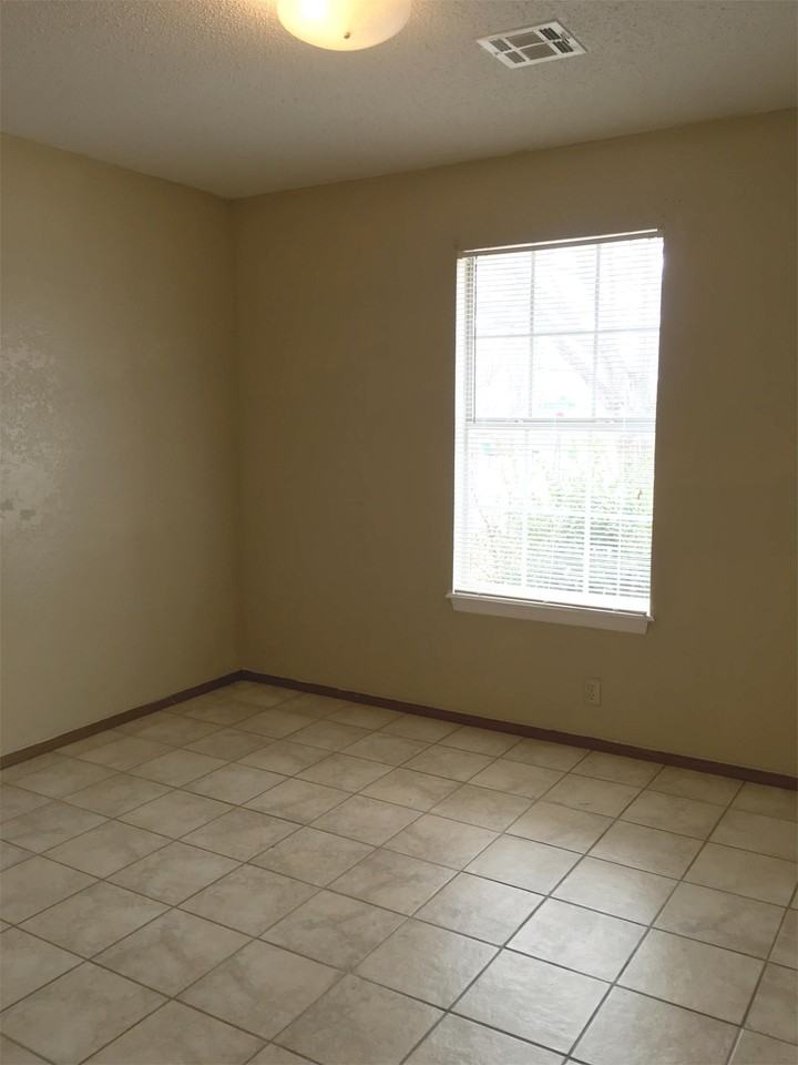 1571A Shannon Street - Photo 5 of 9