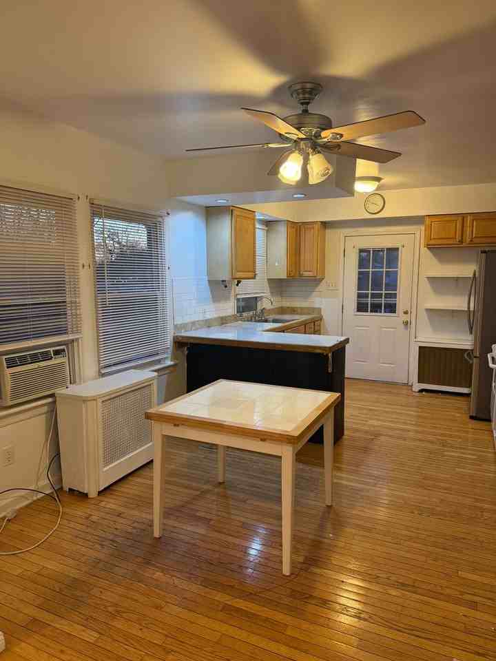 1368 High Ave - Photo 6 of 34