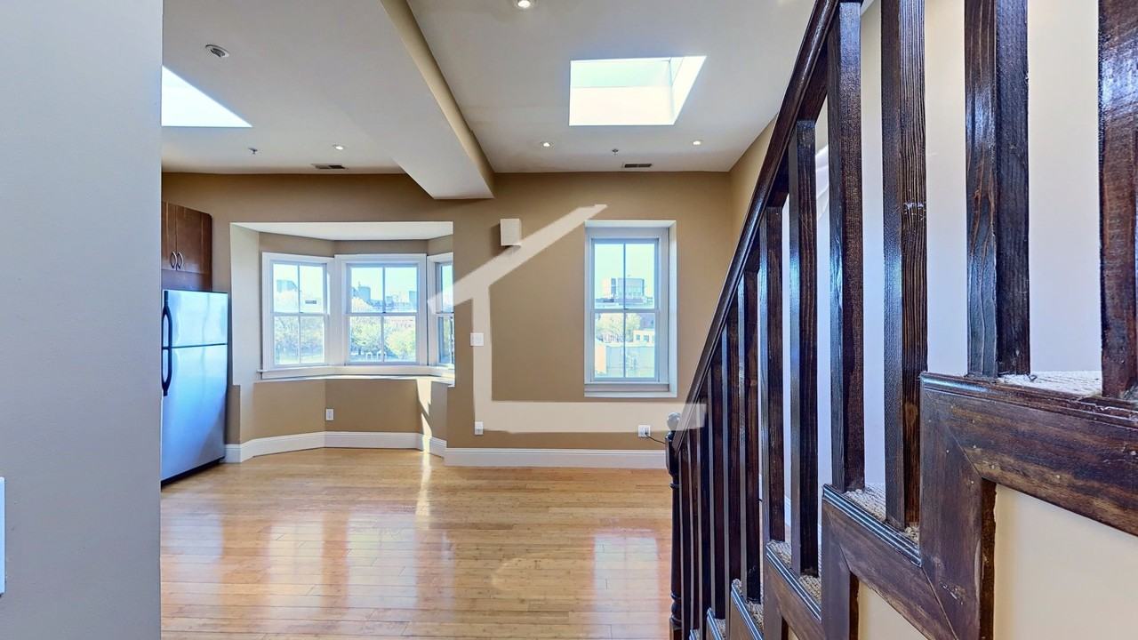 6 Cortes St - Photo 5 of 42