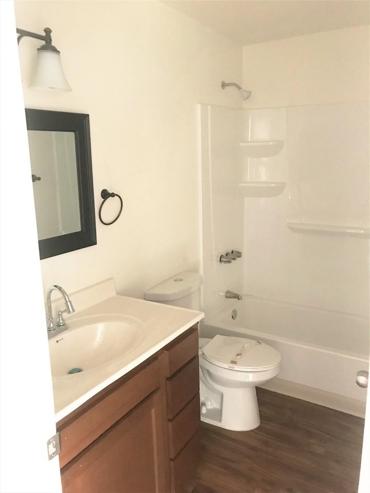 1304 ROXANNE DR - Photo 6 of 9