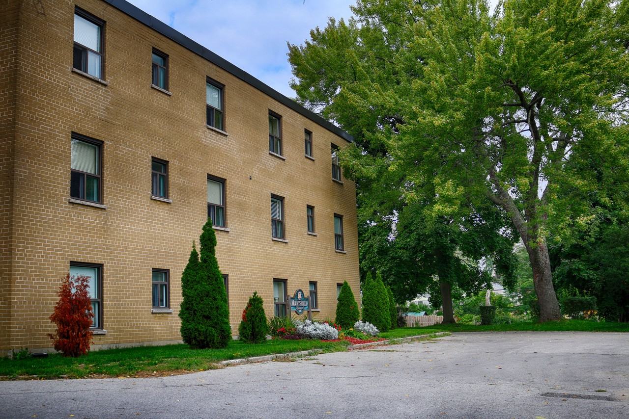 610 Percy St - Photo 4 of 18