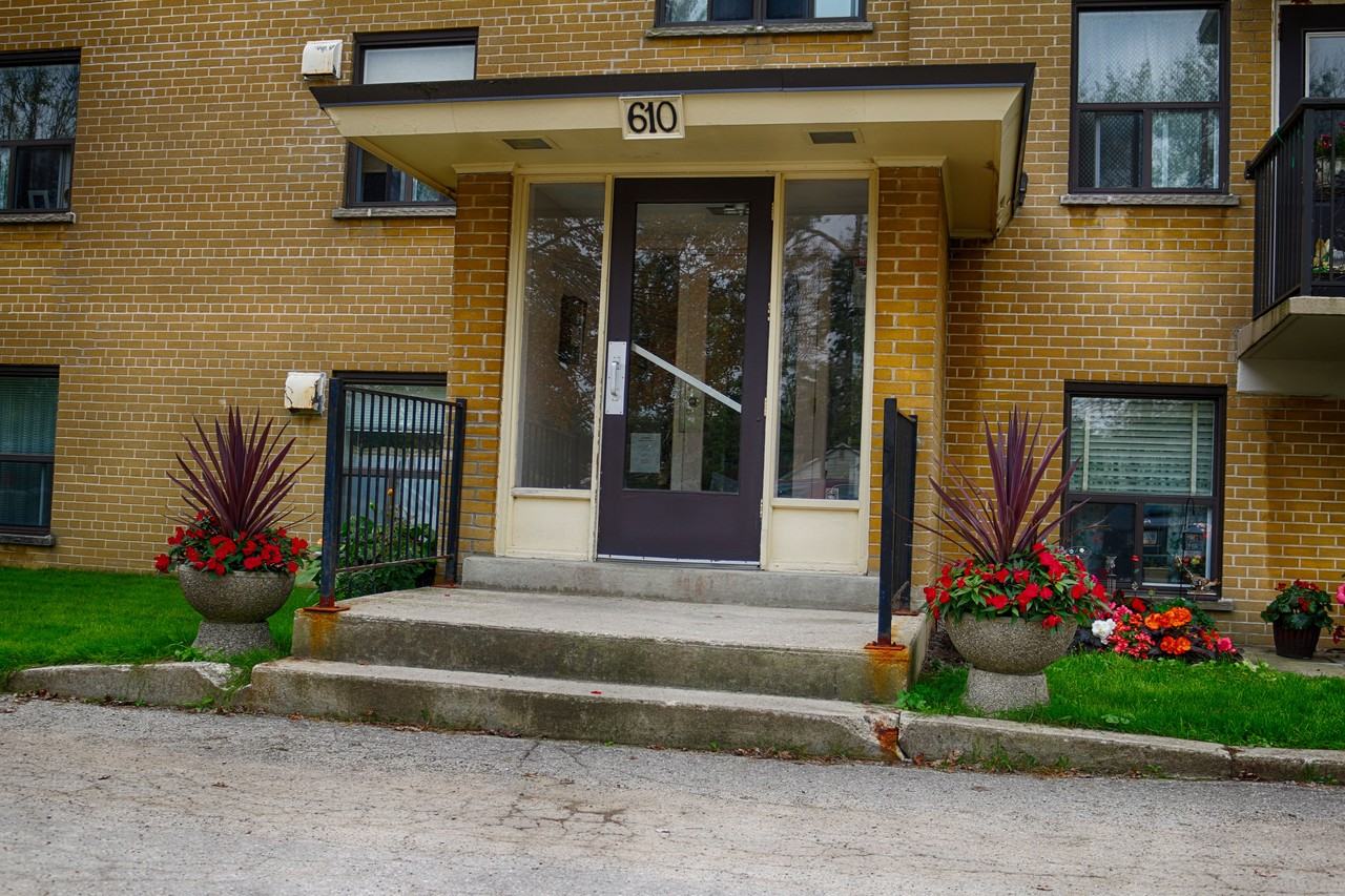 610 Percy St - Photo 6 of 18