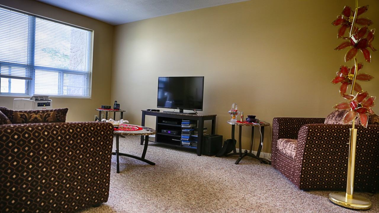 205 Lorraine Ave - Photo 2 of 12