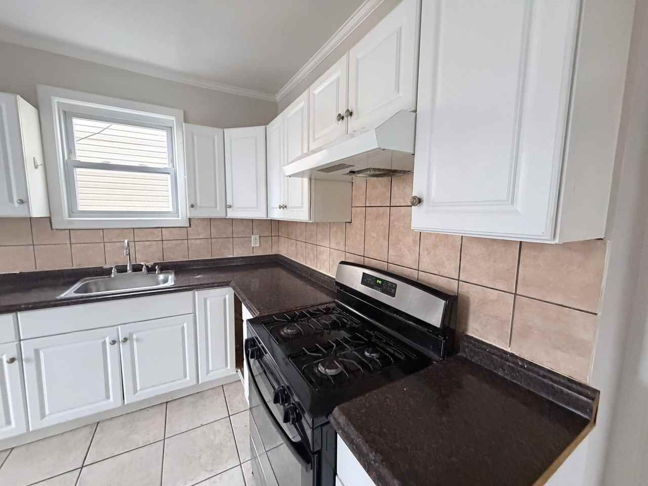 106 North 16th Street - Photo 3 of 9