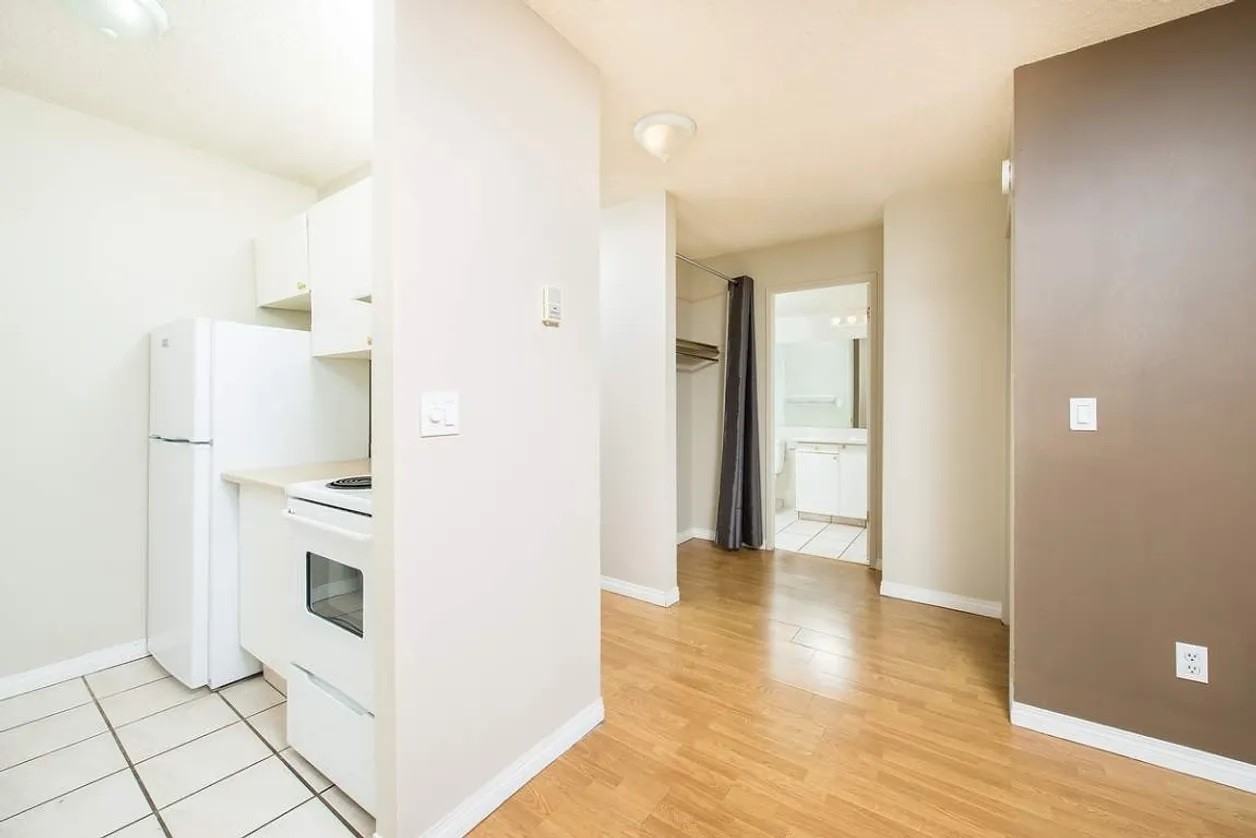 Lexington Place - Photo 4 of 9