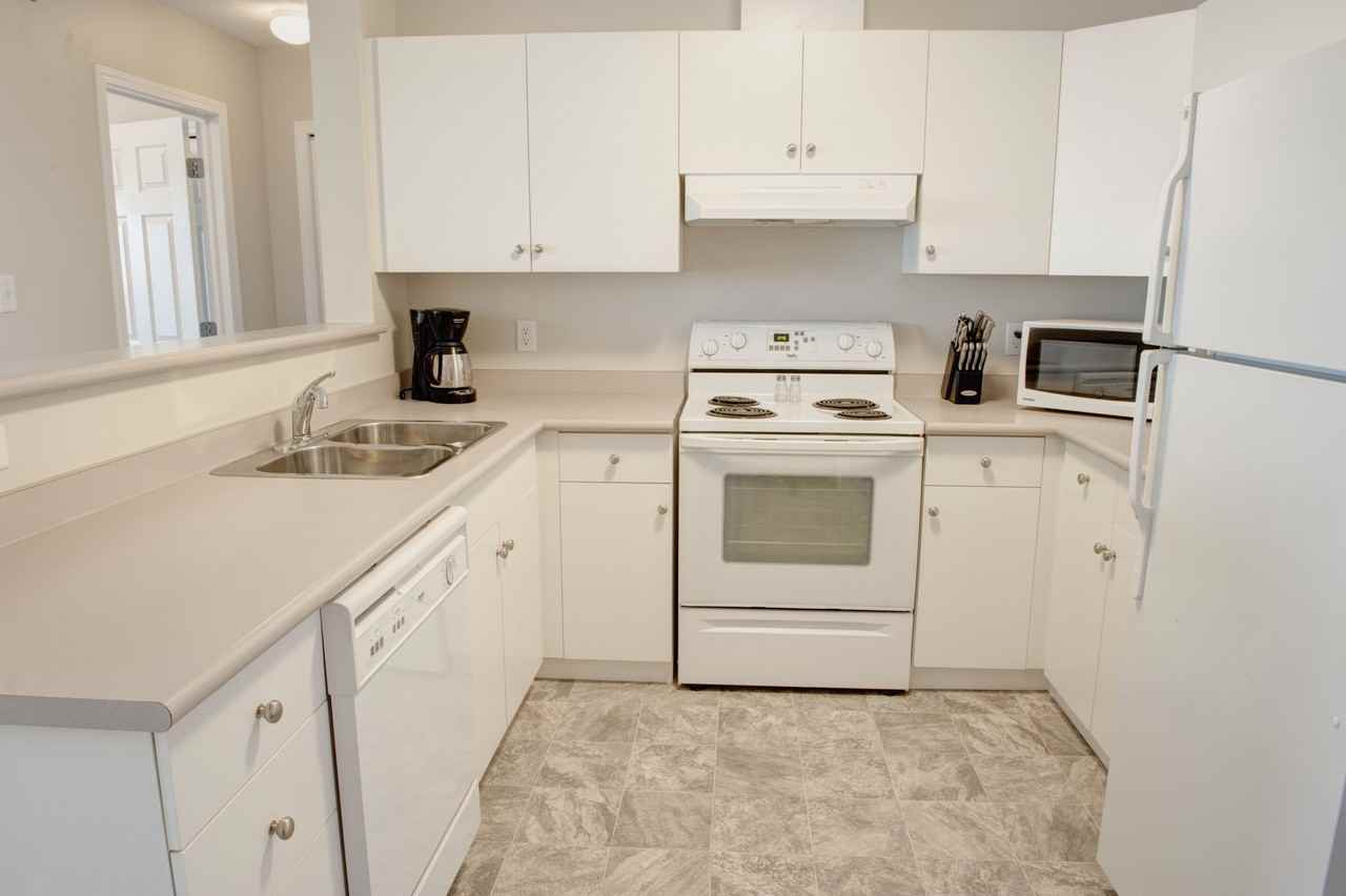 Lakewood Manor Apartments - Photo 3 of 6