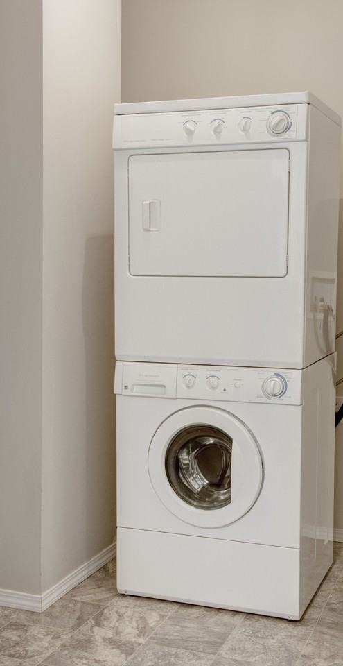 Lakewood Manor Apartments - Photo 5 of 6