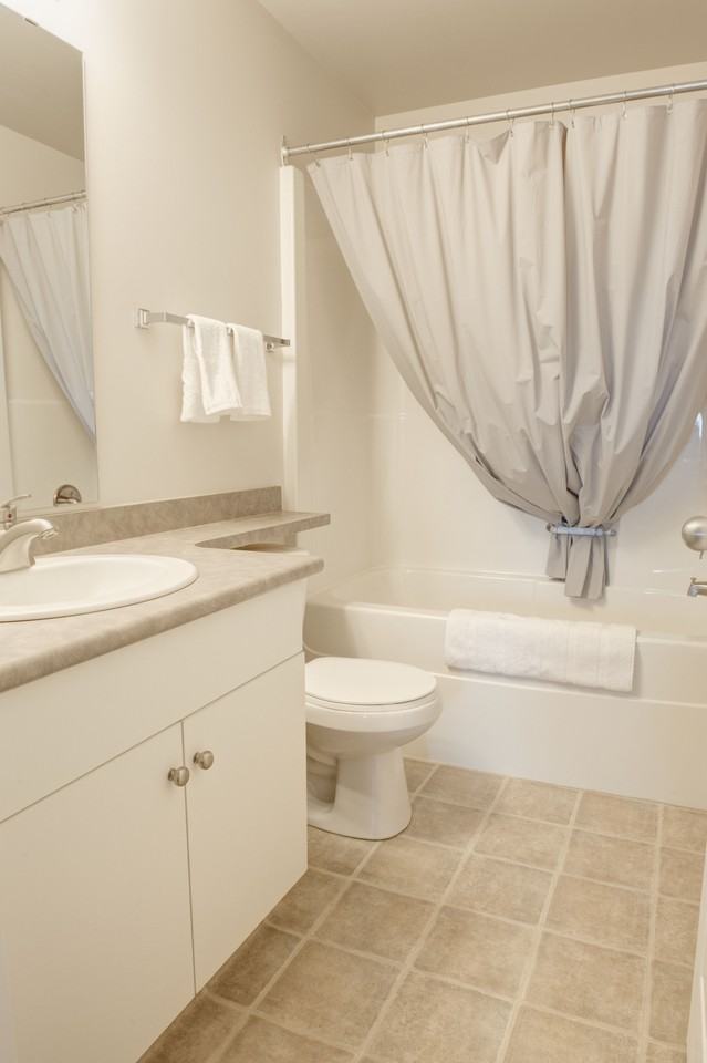 Lakewood Manor Apartments - Photo 6 of 6