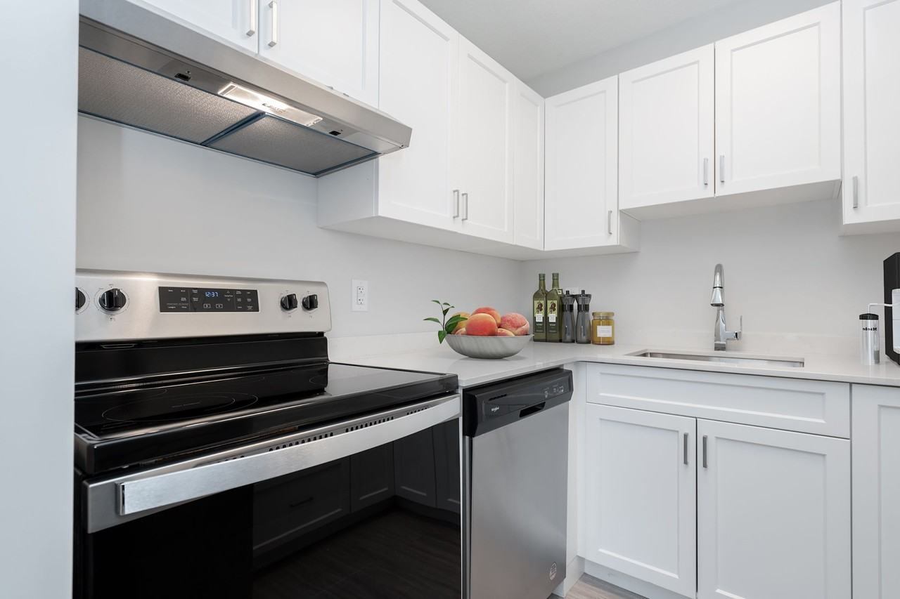 Roblin Oaks - Photo 4 of 9