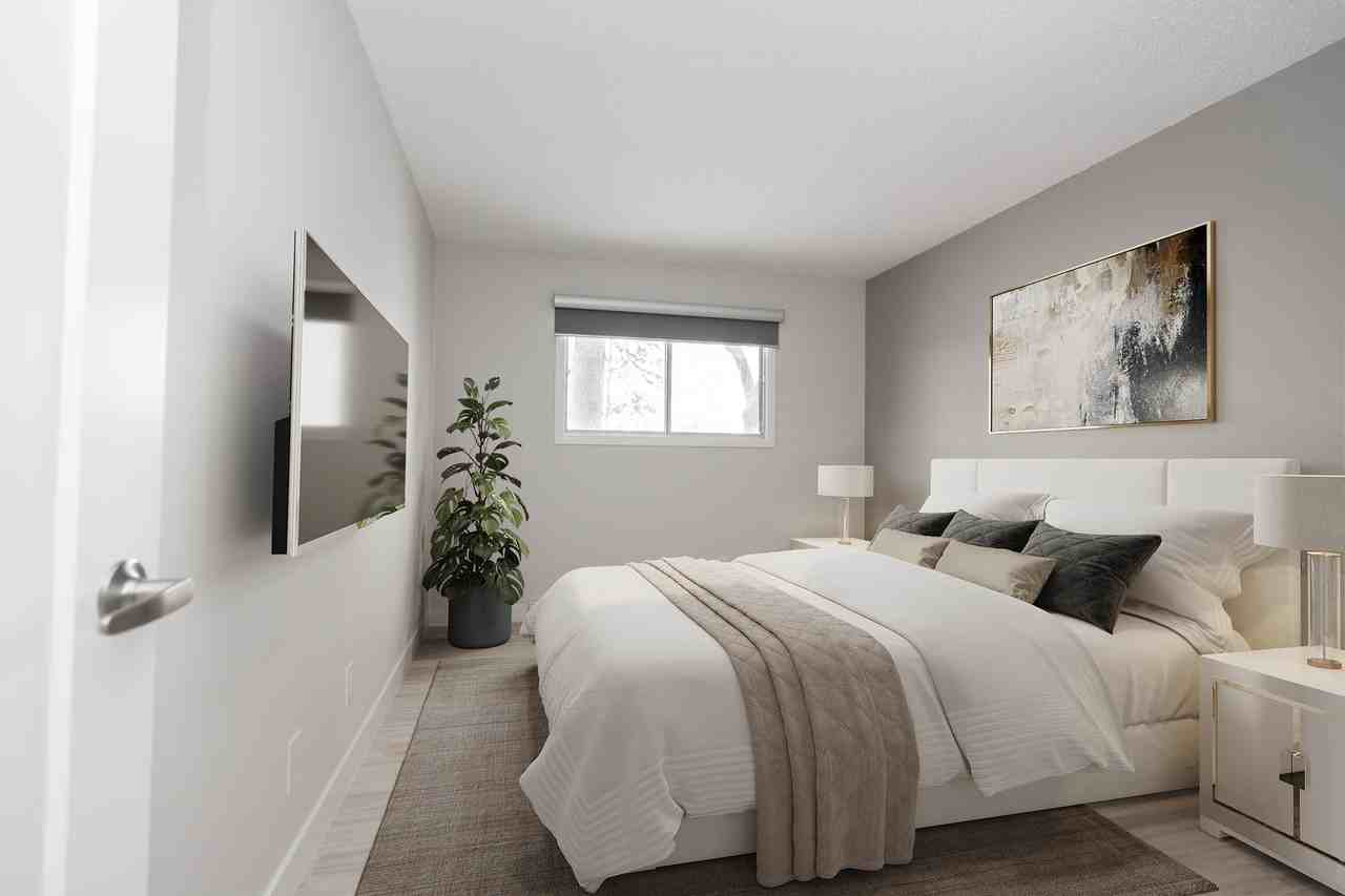 Roblin Oaks - Photo 5 of 9