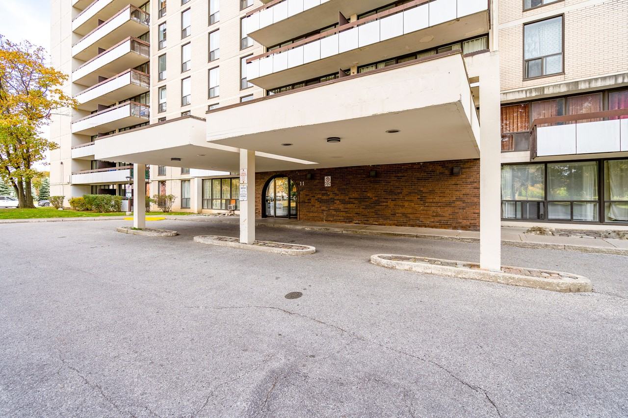 Bayview Square - Photo 5 of 50