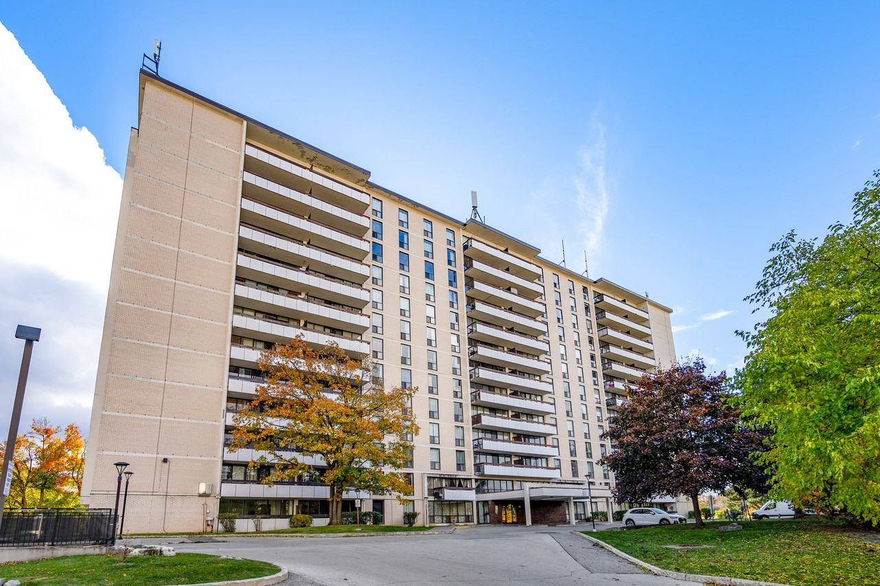 Bayview Square - Photo 7 of 50