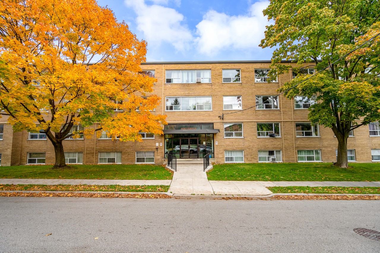 Seacomber Apartments - Photo 6 of 10