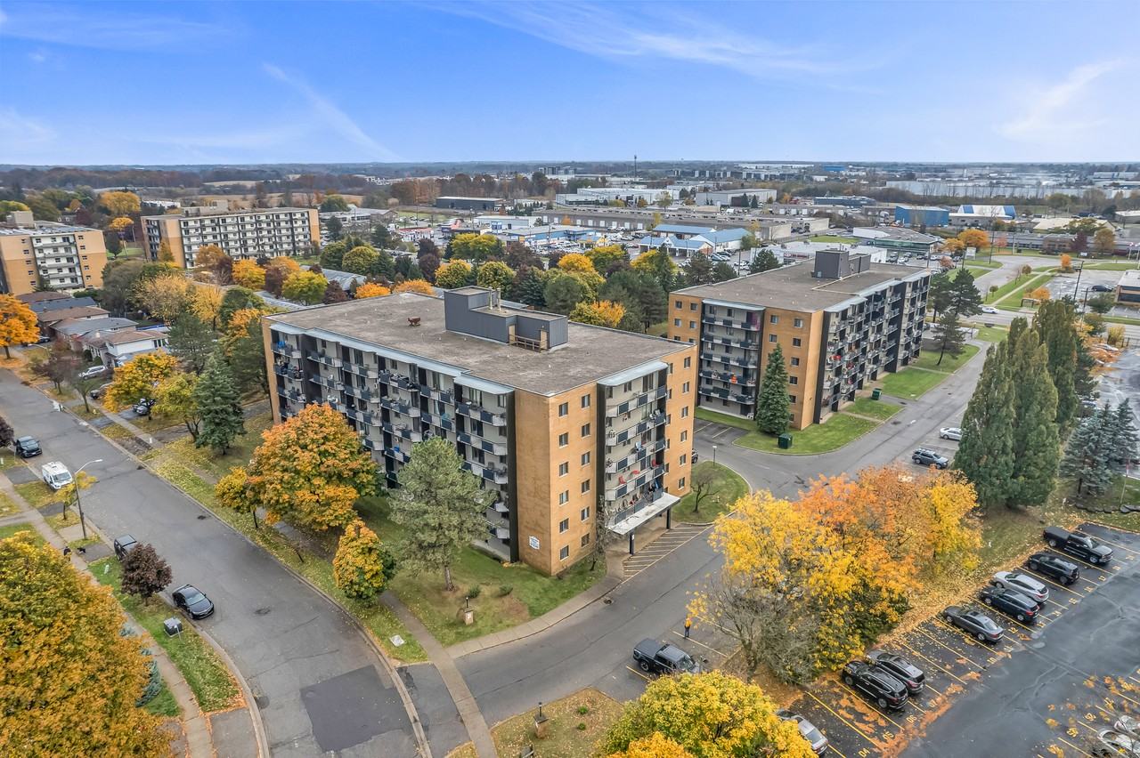 Lynden Park Towers - Photo 5 of 9