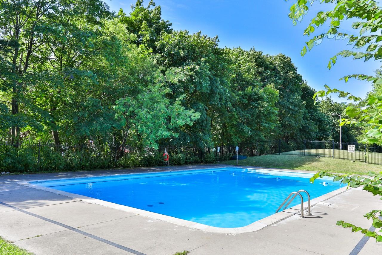 105 Rowena Drive - Photo 4 of 30