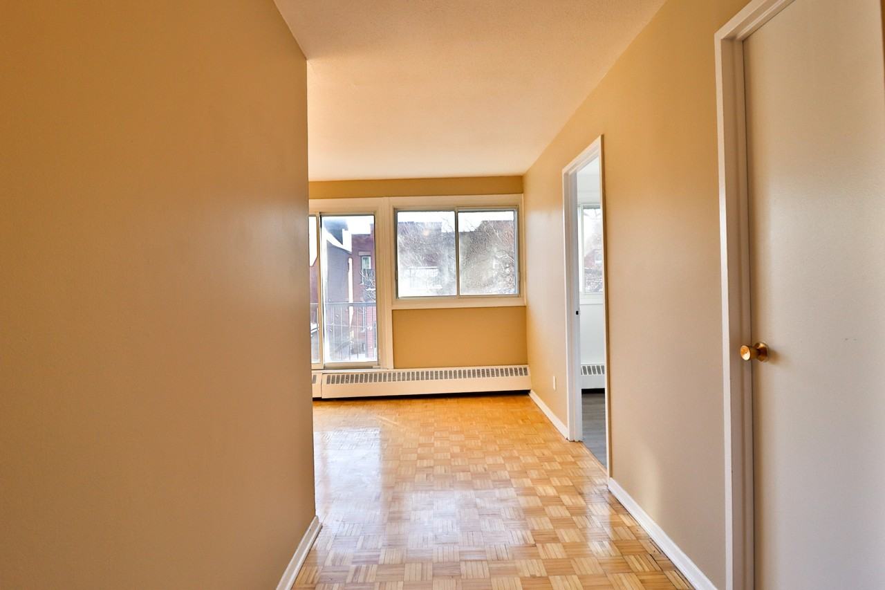 60 MacLaren Street - Photo 4 of 6