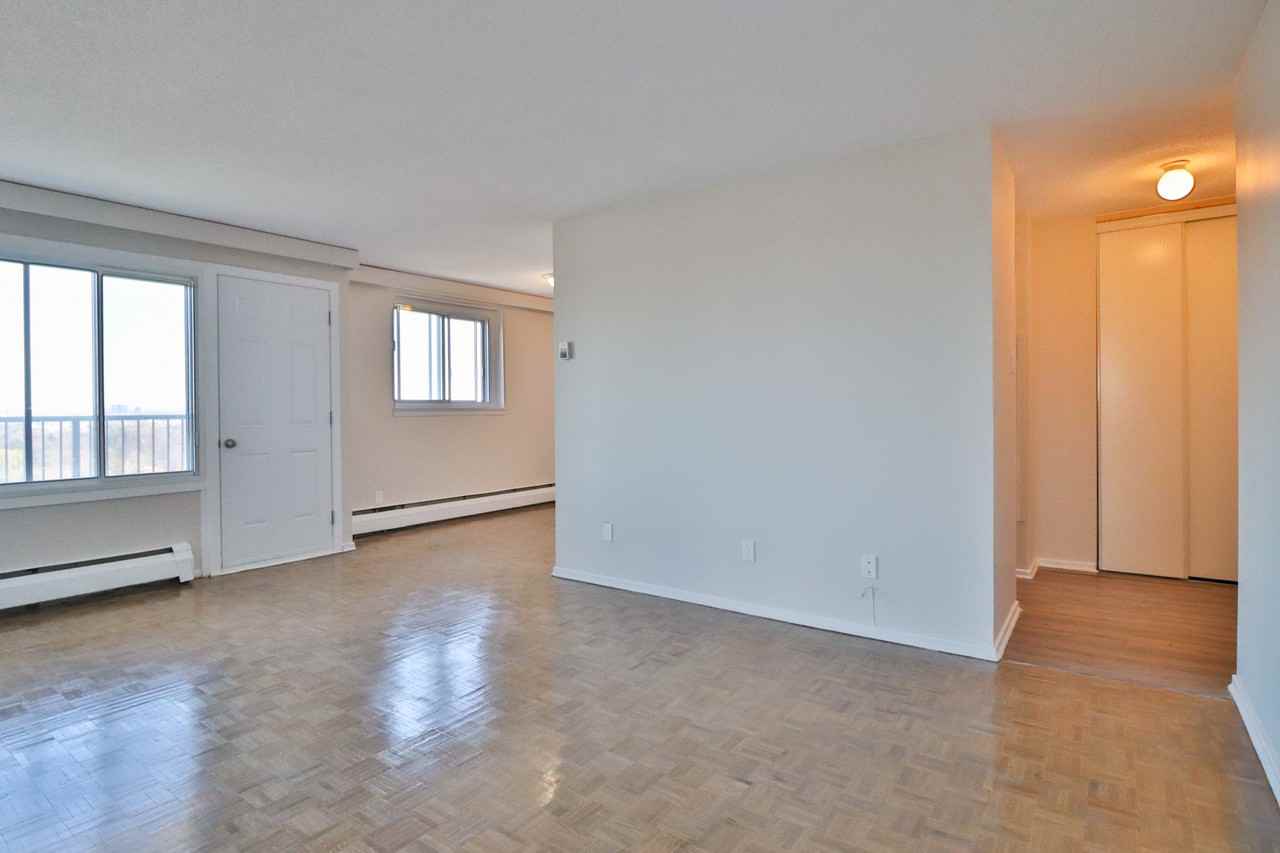 1919 Kilborn Avenue - Photo 4 of 17