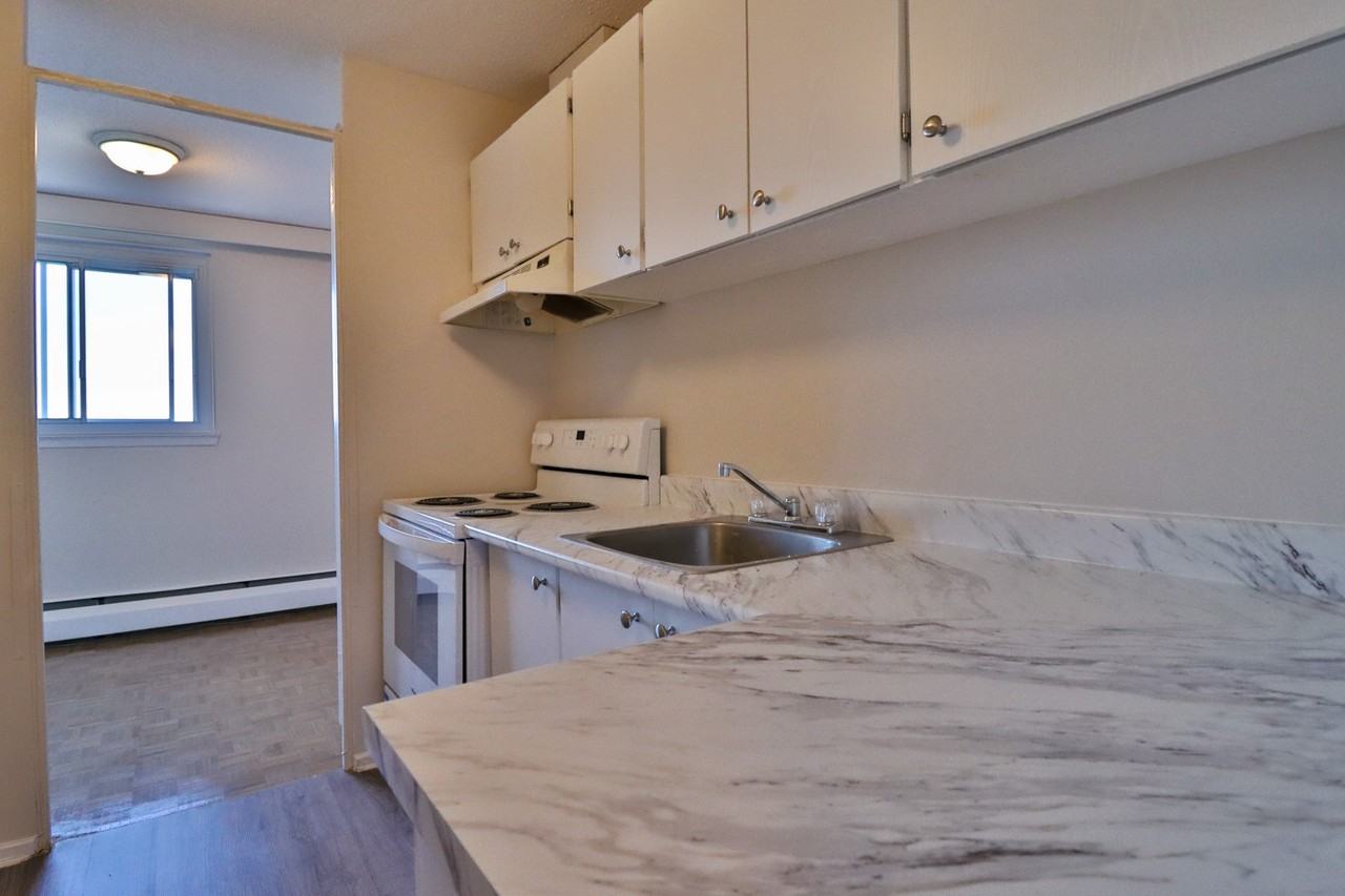 1919 Kilborn Avenue - Photo 7 of 17