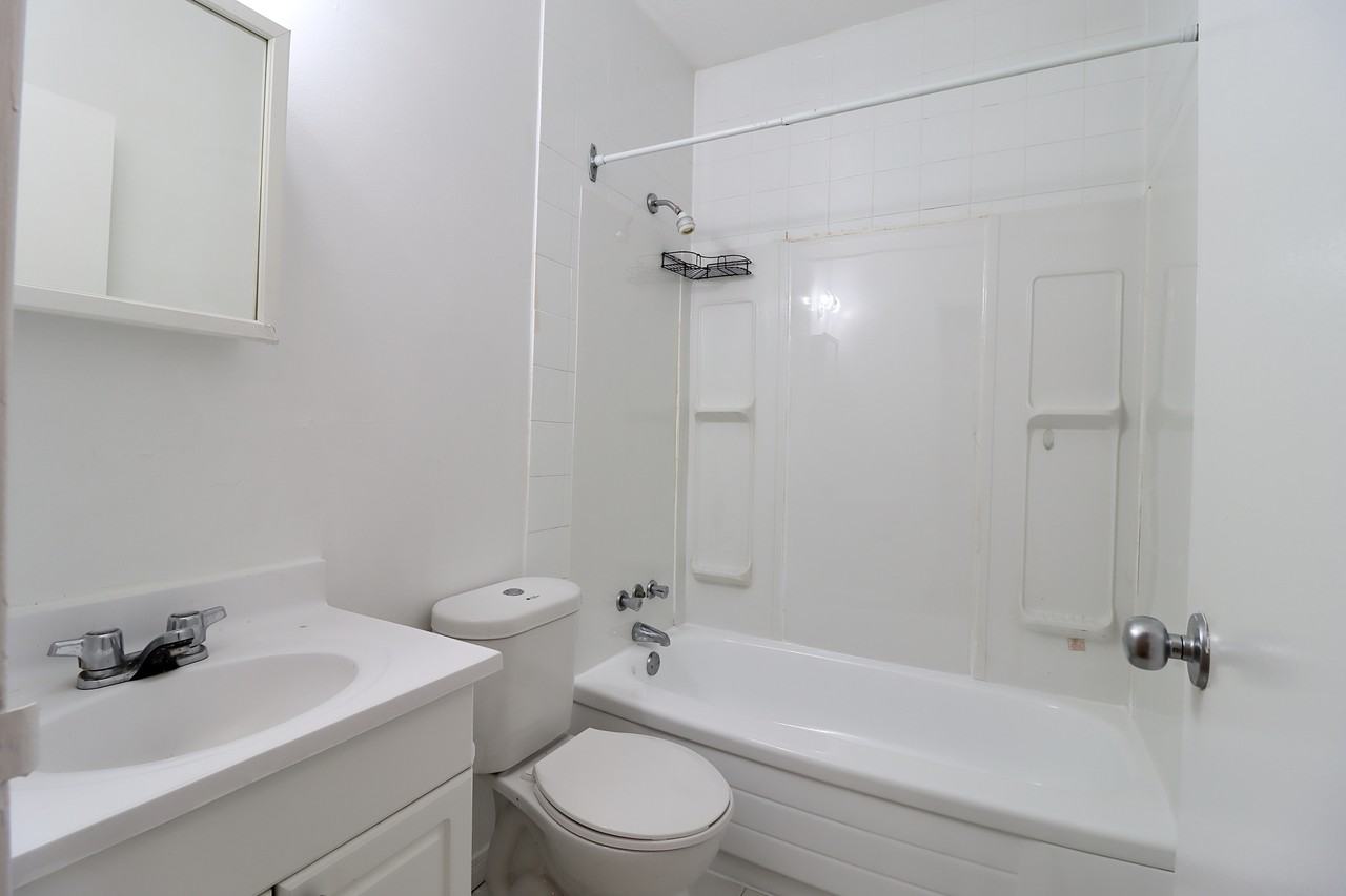 474 Wilbrod Street - Photo 4 of 10