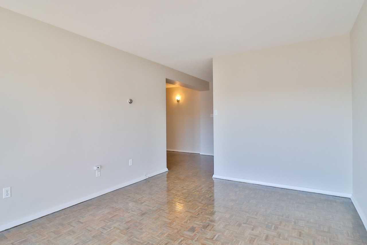 272 Bronson Avenue - Photo 3 of 19