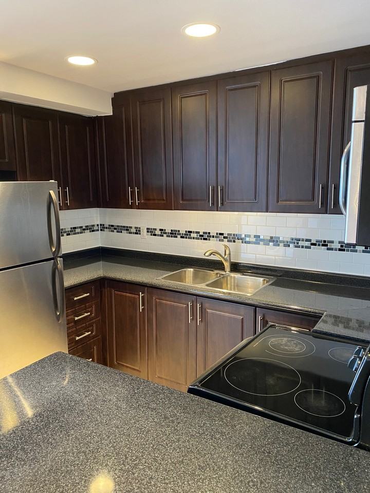 Royale Apartments - Photo 2 of 6