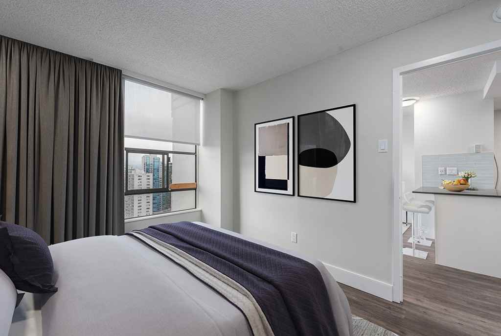 1501 Haro Street - Photo 5 of 40