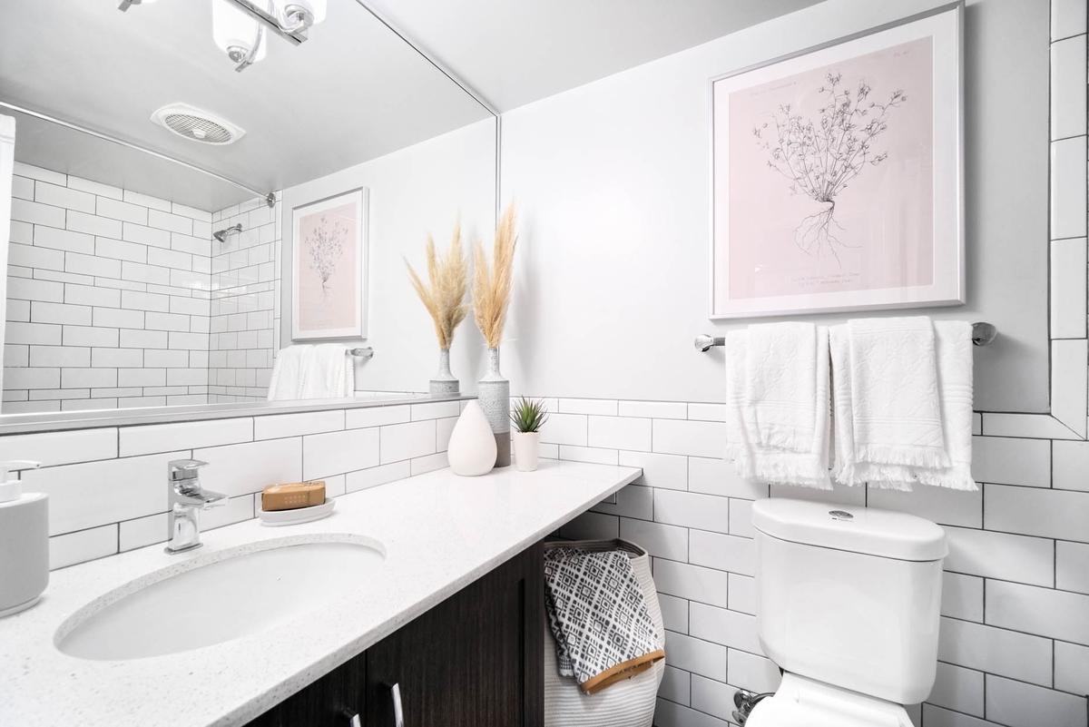 1755 Haro Street - Photo 5 of 14