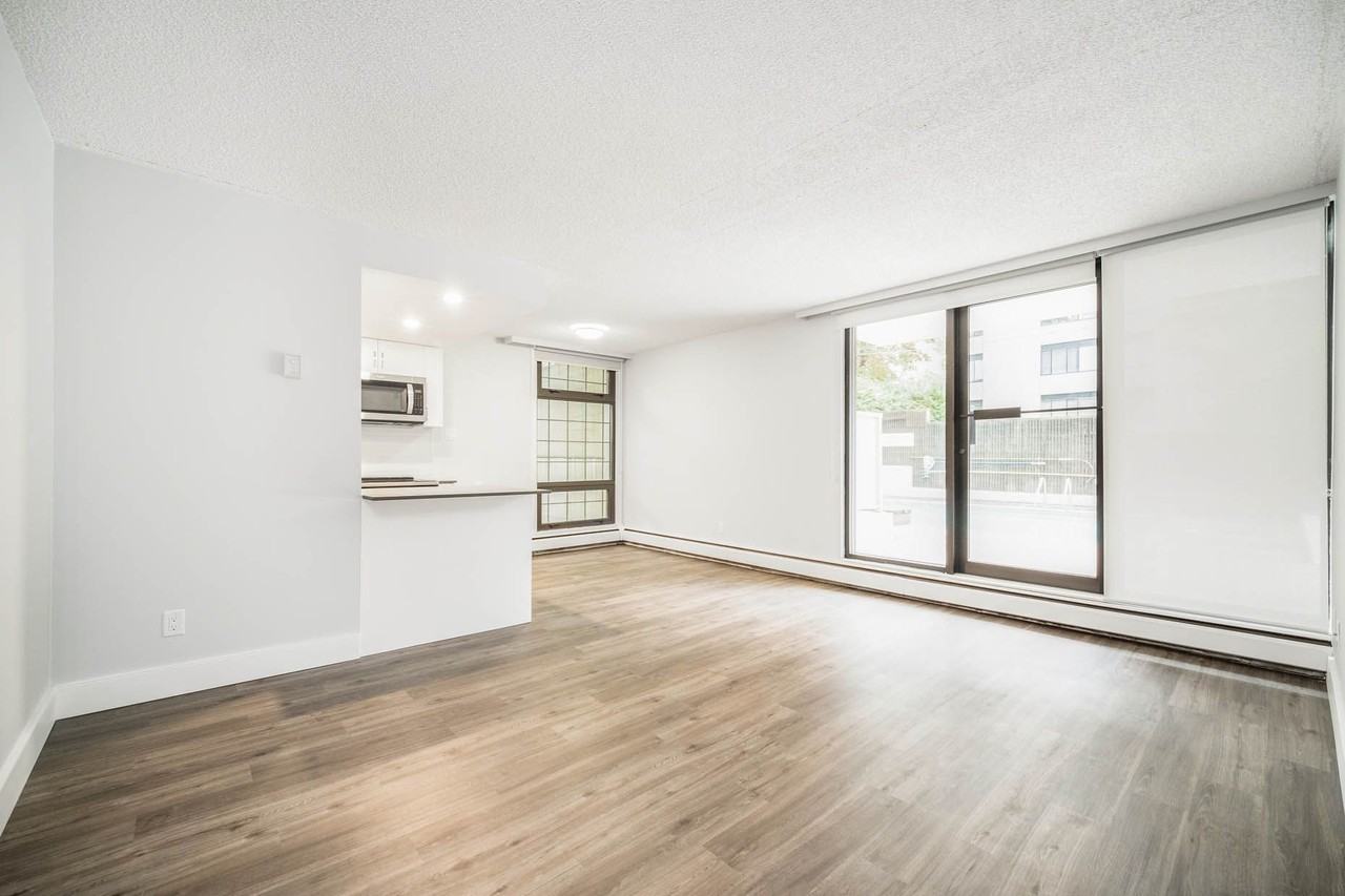 1005 Jervis Street - Photo 5 of 26