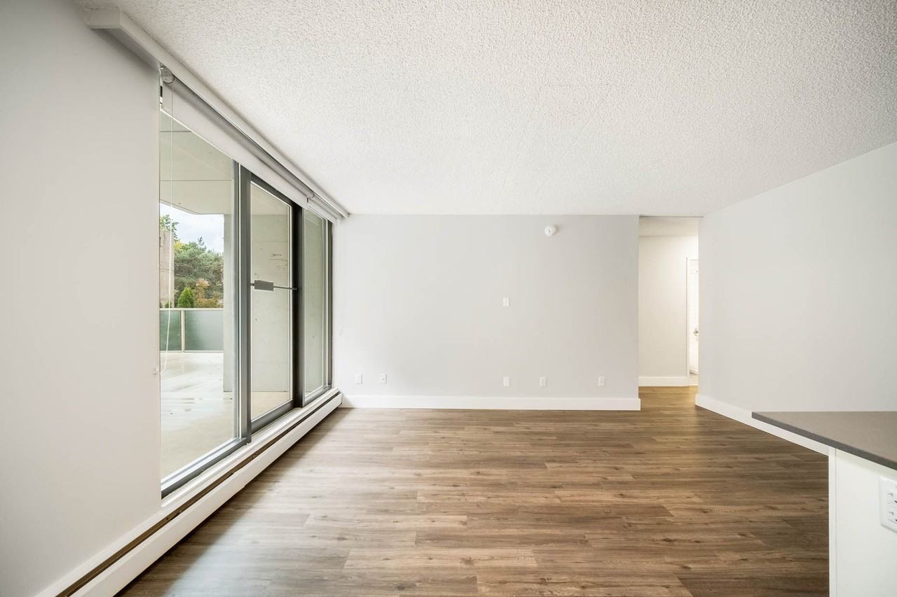 1005 Jervis Street - Photo 6 of 26