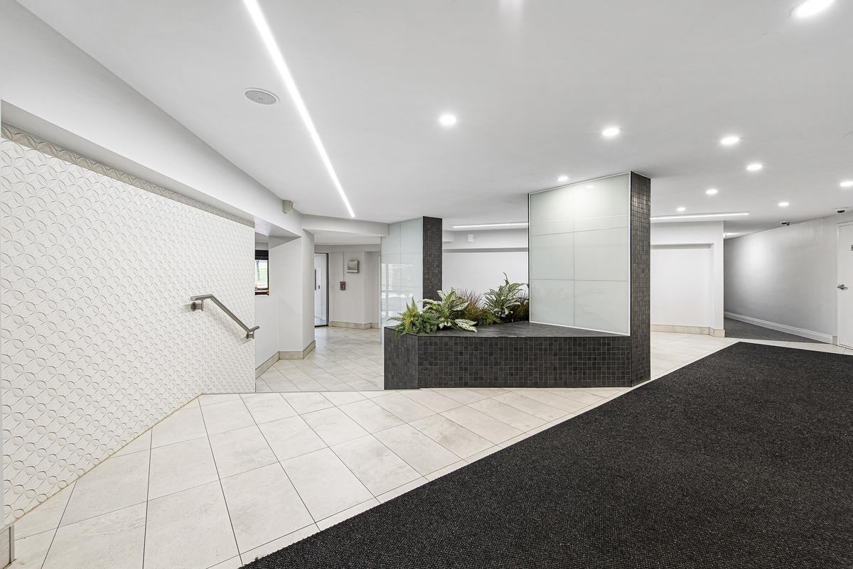 2757 Kipling Avenue - Photo 3 of 9