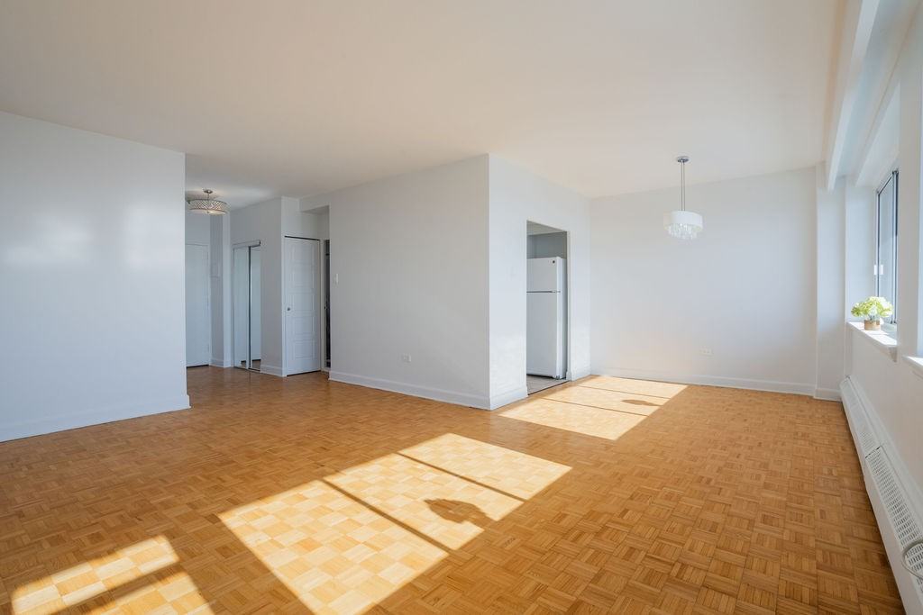 4840 4840 Côte St-Luc Montreal — photo 3