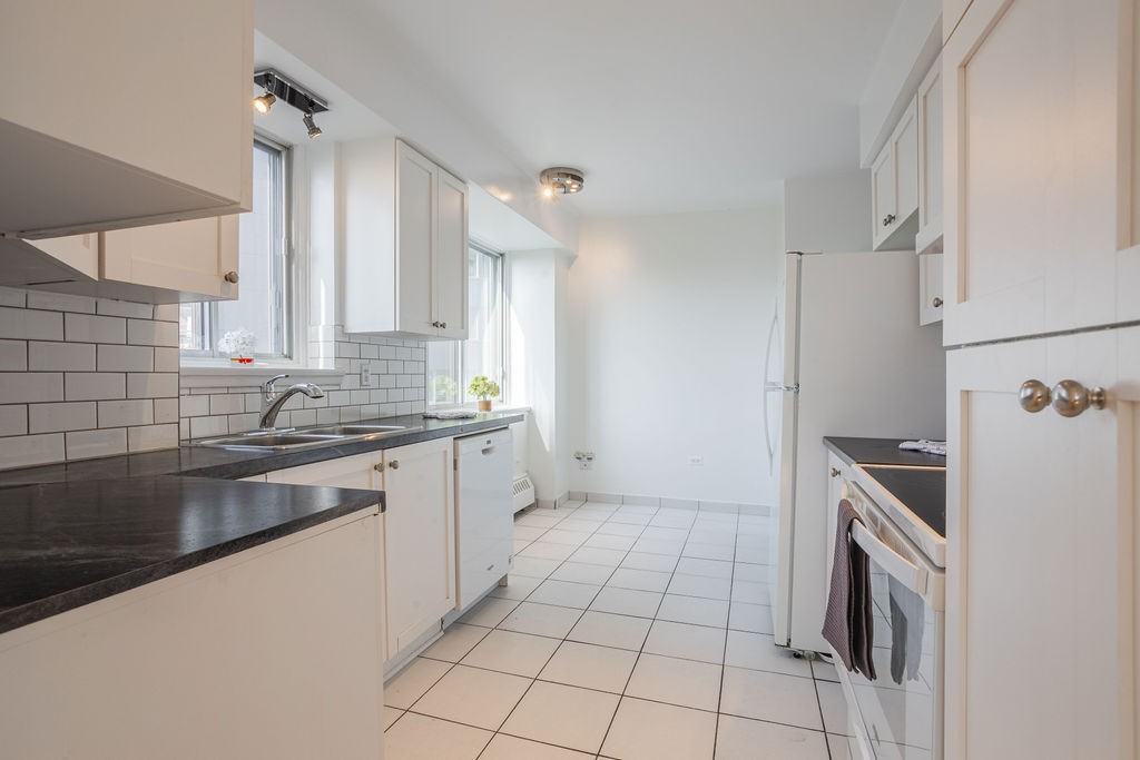 4840 4840 Côte St-Luc Montreal — photo 1